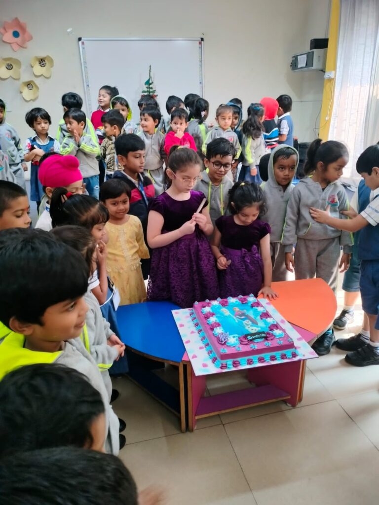 Best Top kindergarten primary daycare centre play pre primary school in dehradun the poly kids