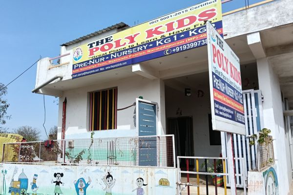 Pipariya Exterior Building